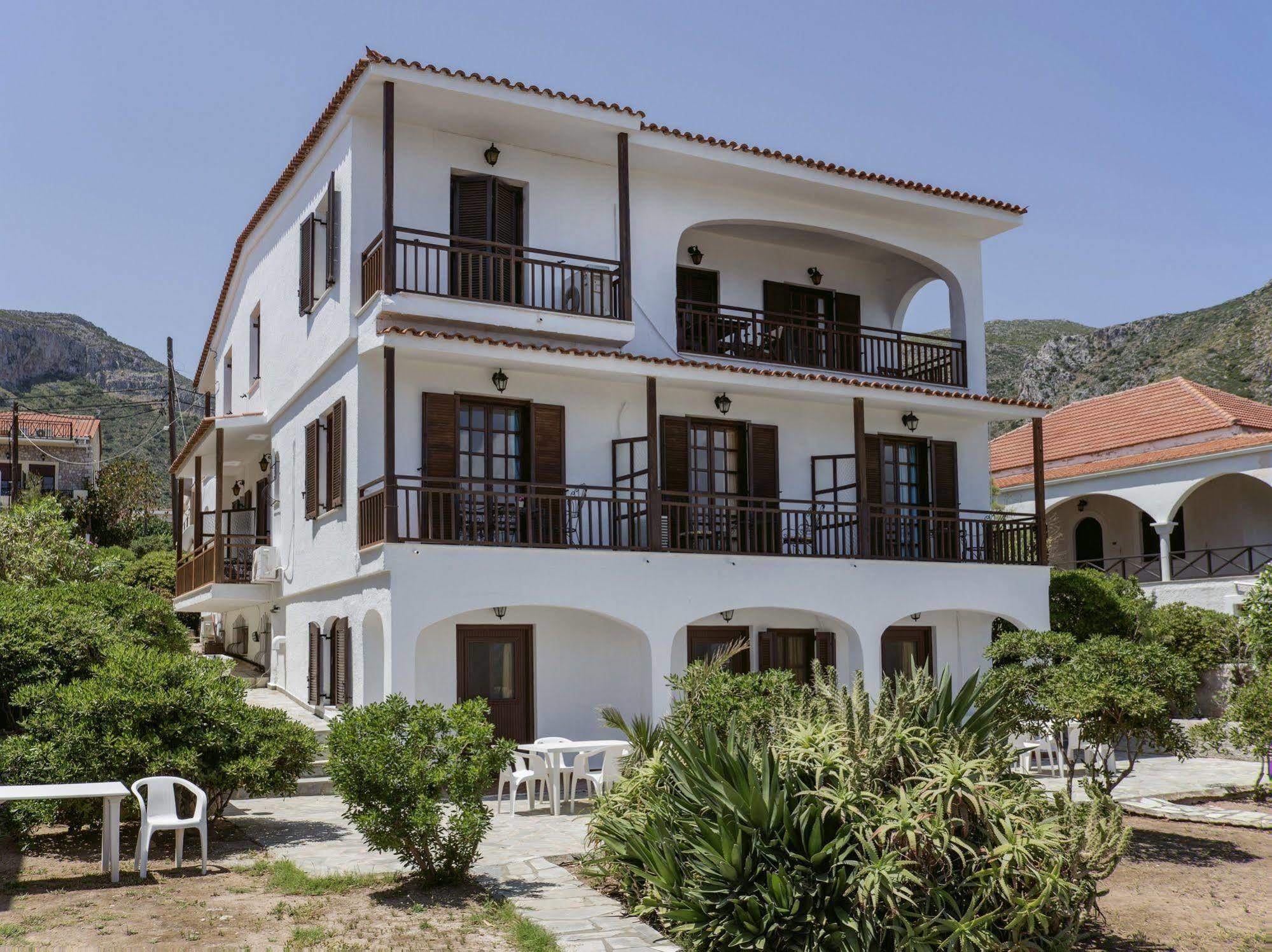 Villa Diamanti モネンバシア エクステリア 写真